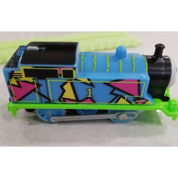 Thomas & Friends Trackmaster Hyper Glow Thomas Engine Glow in the Dark working. - Picture 4 of 8